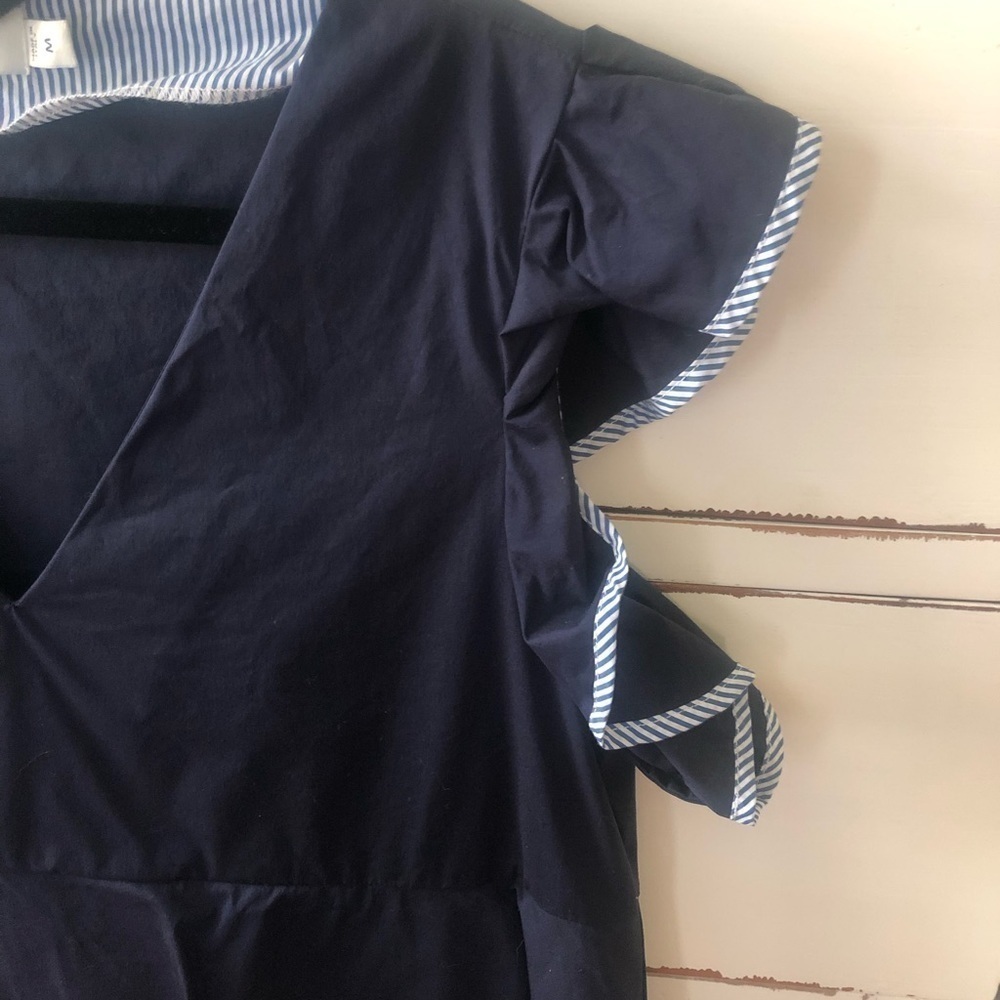 Vineyard Vines Navy Ruffle Peplum Top | Size M | Seersucker Trim - Picture 14 of 16